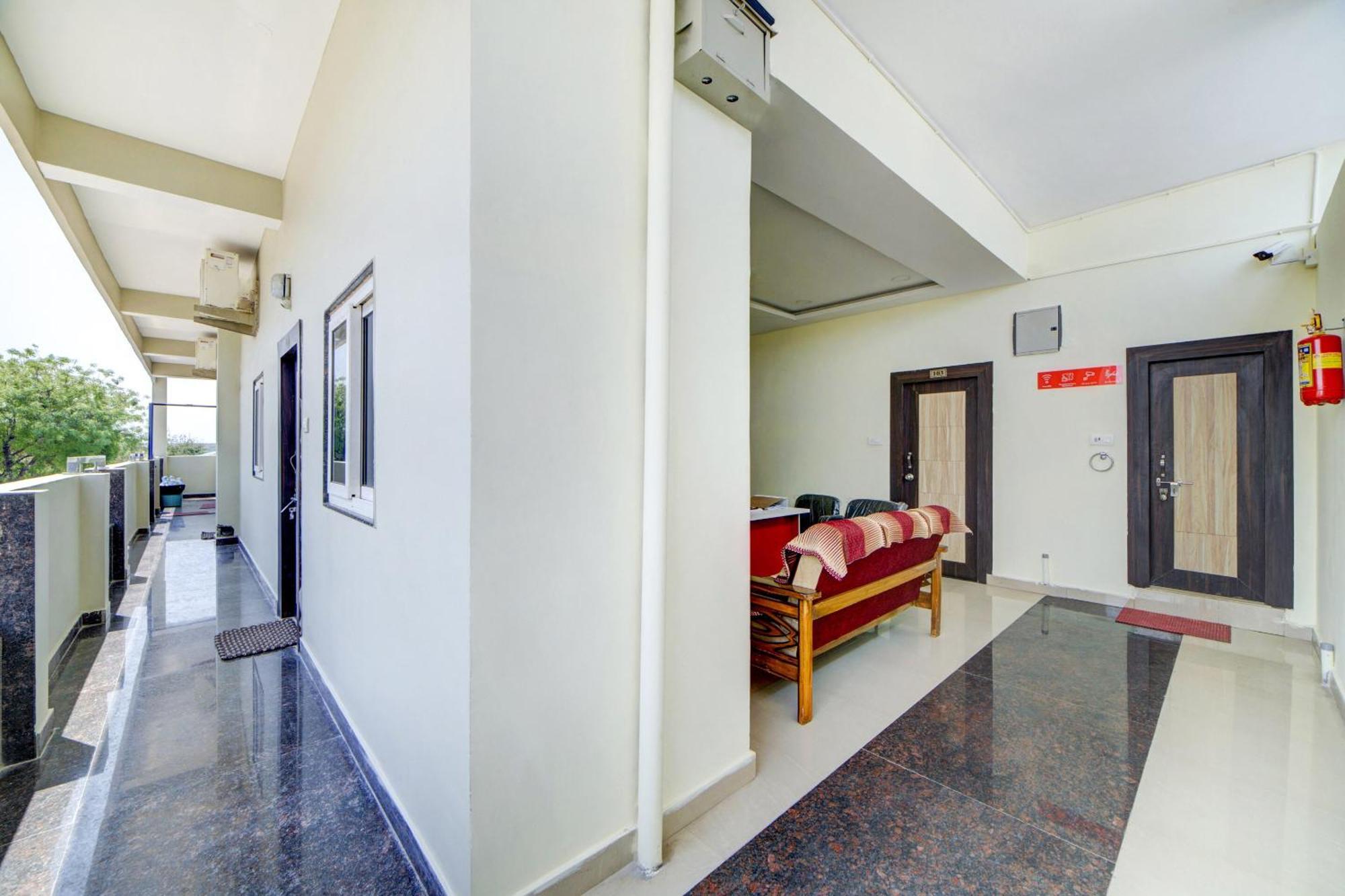 Hotel O Ksl Guest House Karimnagar Eksteriør bilde